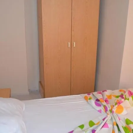 Apart Otel Ahmeda Ayvalı
